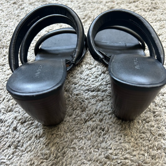 NWOB Vince Sandals, Size 8.5 - Picture 3 of 3